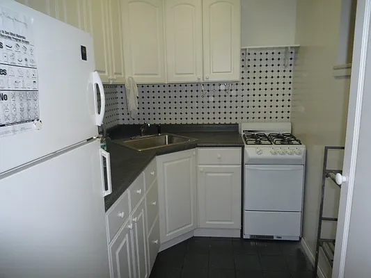 Rented by New Yorker Realty | media 15