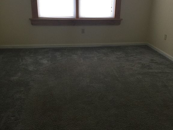4th image of 401 Fairfax St