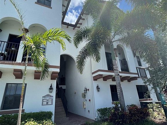 2nd image of 10630 NW 88th St APT 105