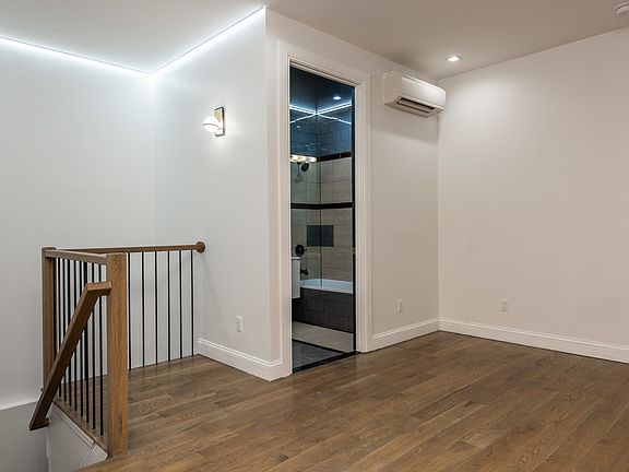 5th image of 221 Clarkson Ave #1EE
