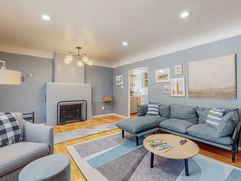 837 Adams St NE — Photo 11