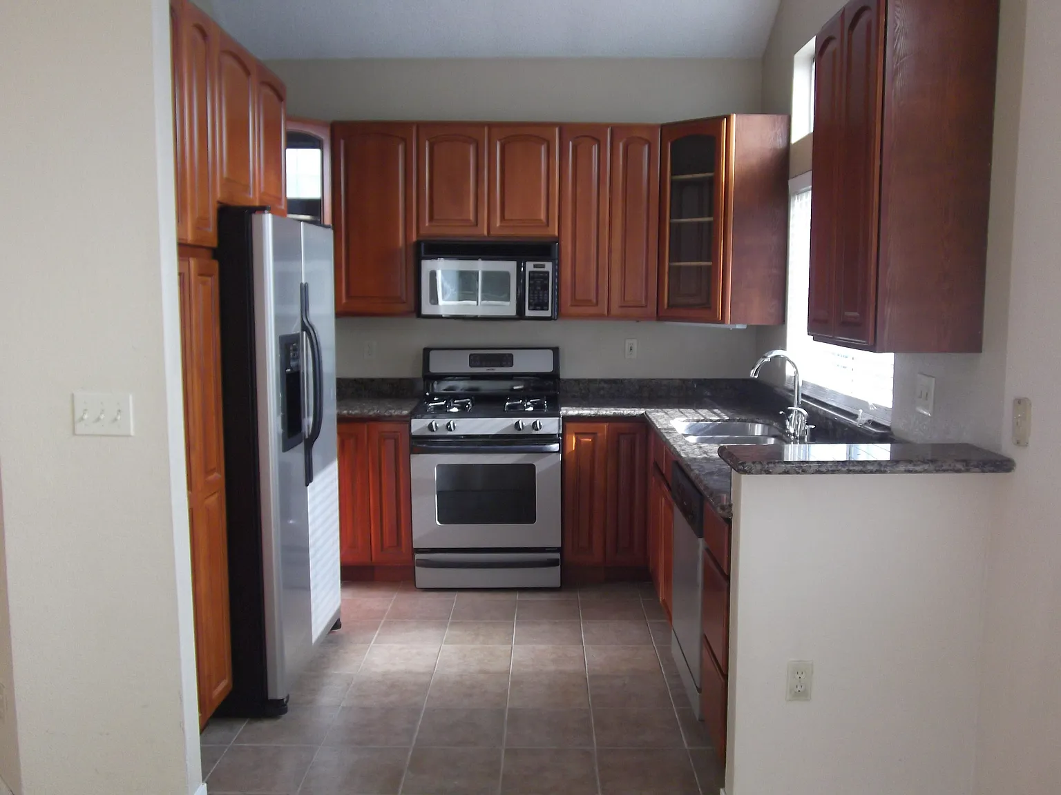 2 bed, 1142 sqft, $2,950 — Photo 2