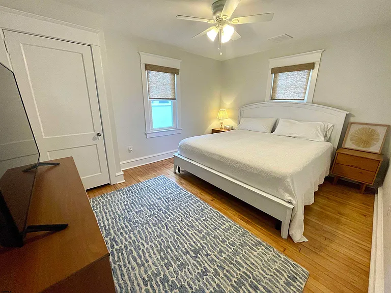 112 N Belmont Ave — Photo 14