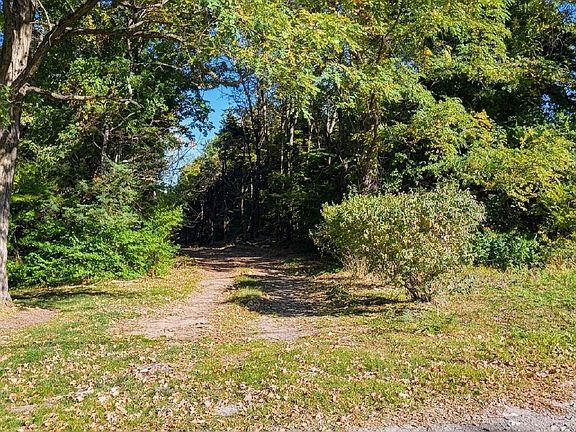 2nd image of Halls Corners Road