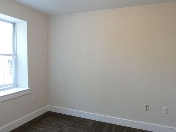 2nd image of 5108-10 Spruce St #9970695