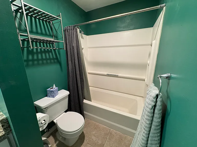 7327 Albert St — Photo 15