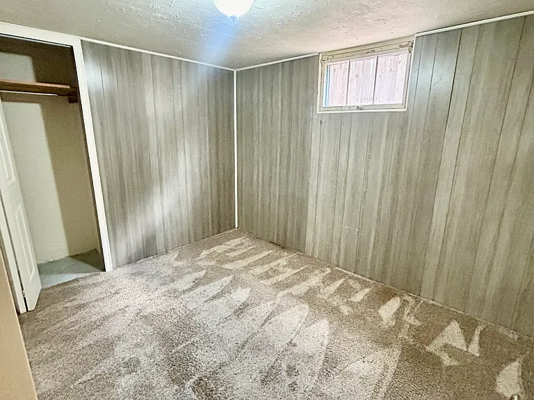 724 N Logan Ave — Photo 7