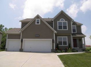 520 SW Gentry Ln, Lees Summit, MO 64081