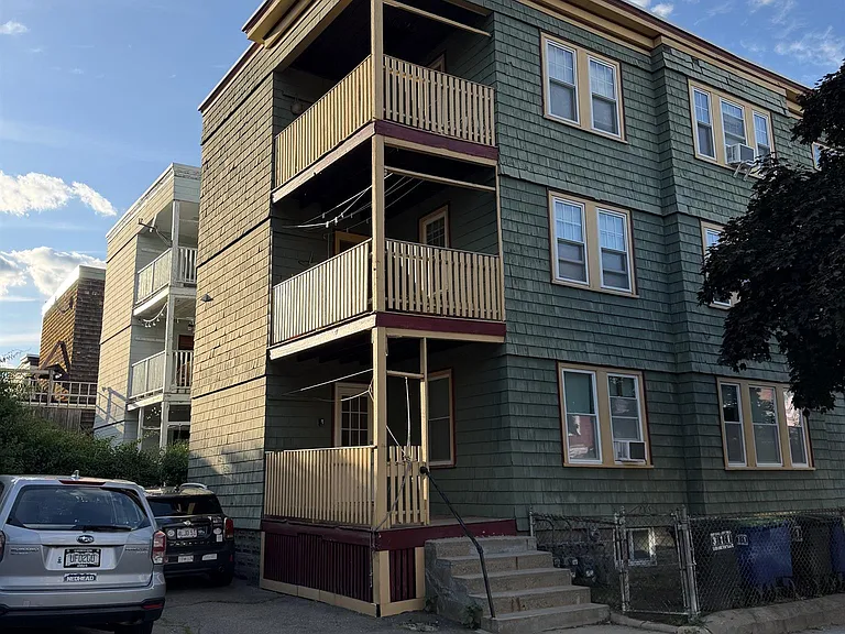 4 Edgar Ct #1 — Photo 8