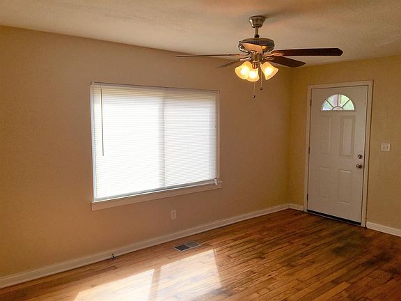 4th image of 3913 Birmingham Dr