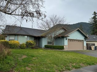 1155 SE Krystin Pl, Grants Pass, OR 97526