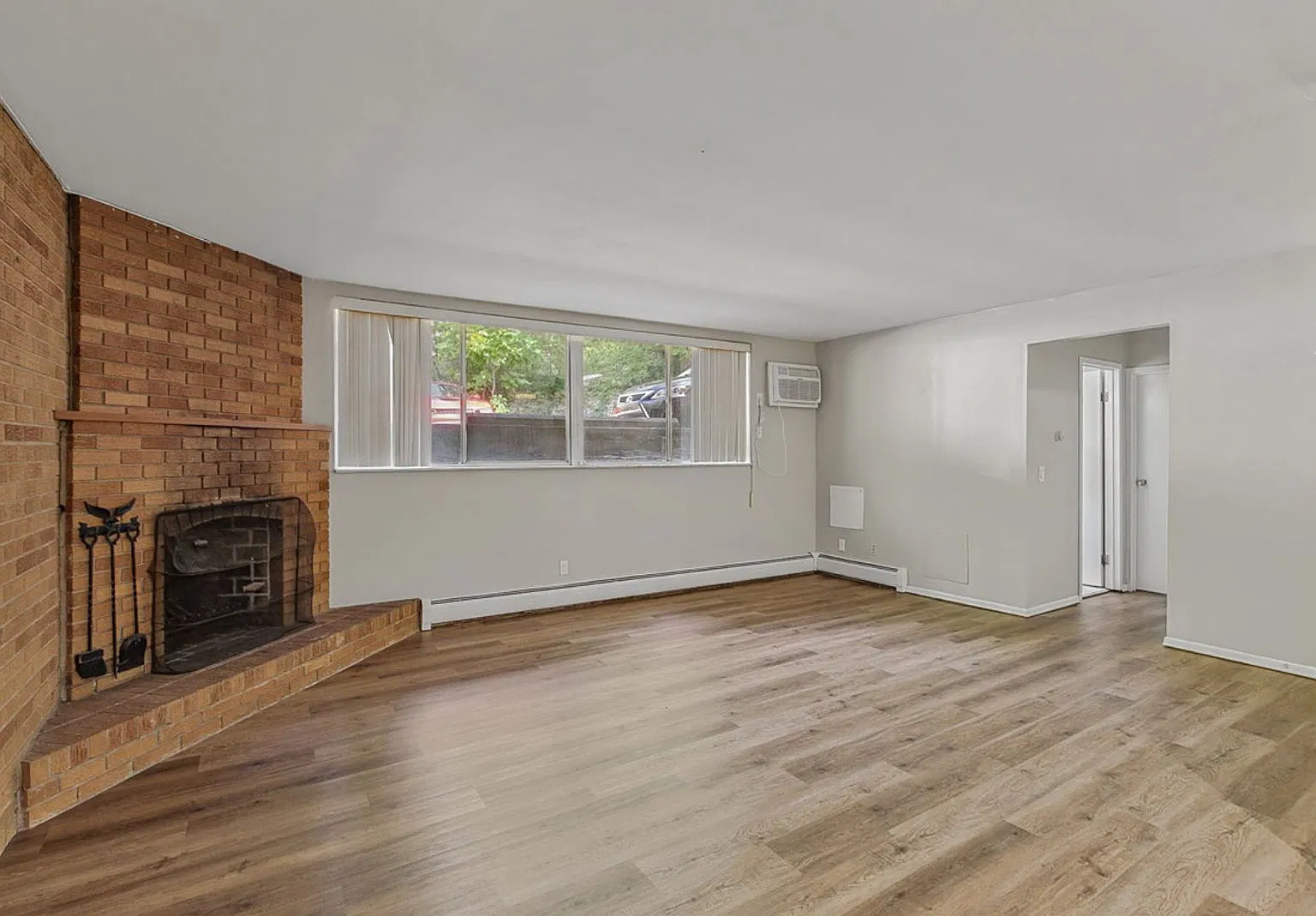 2 bed, 1.0 bath, 874 sqft, $1,020 — Photo 4