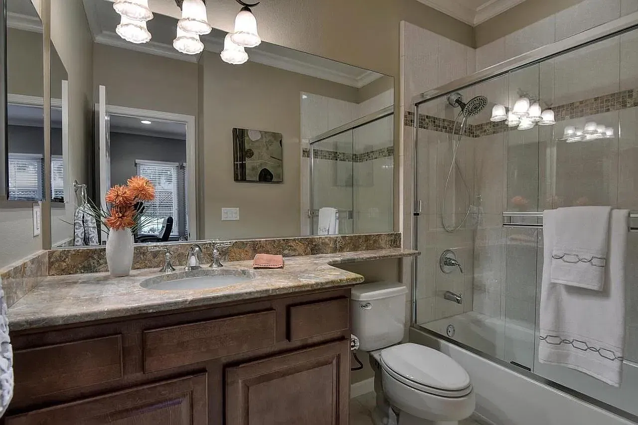 4 bed, 1700 sqft, $1,865 — Photo 3