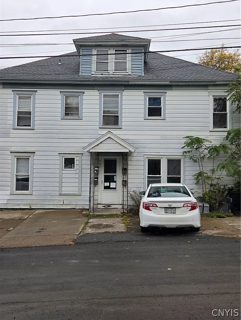 2 bed, 1.0 bath, 5114 sqft, $1,100 — Photo 1