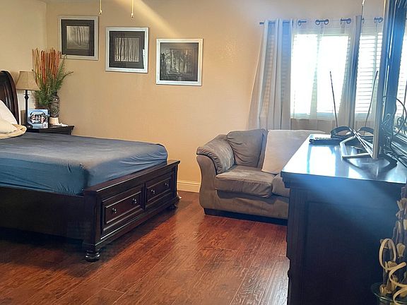 5th image of 8637 Amesbury Ct