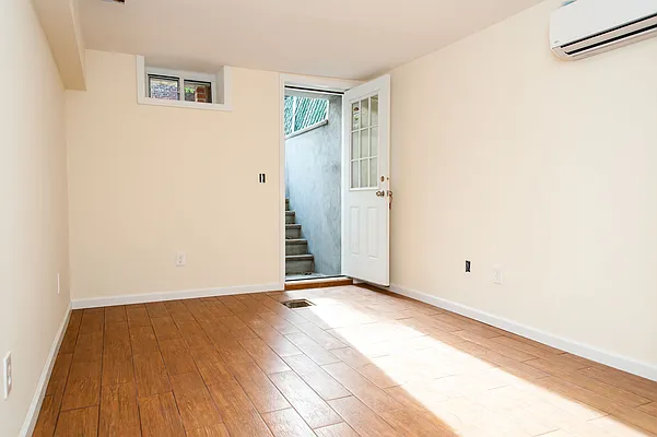Rented by Nooklyn NYC LLC | media 17