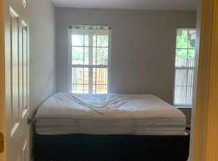 203 Shirley Sq SE, Leesburg, VA
