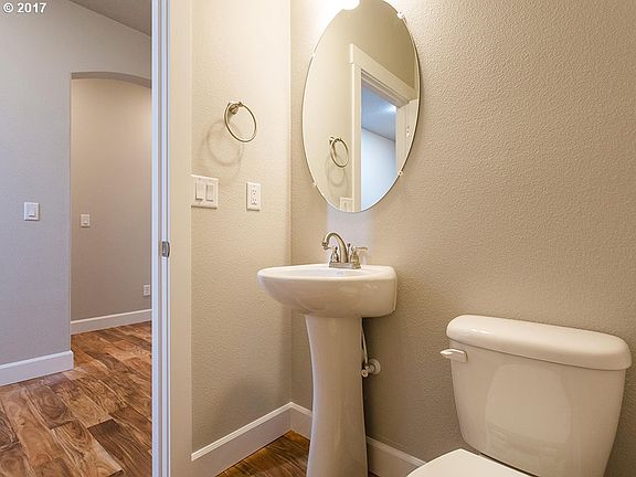 3rd image of 6107 NE 111th Way