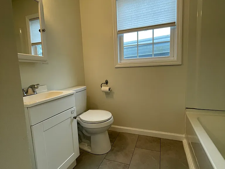 Main bathroom.