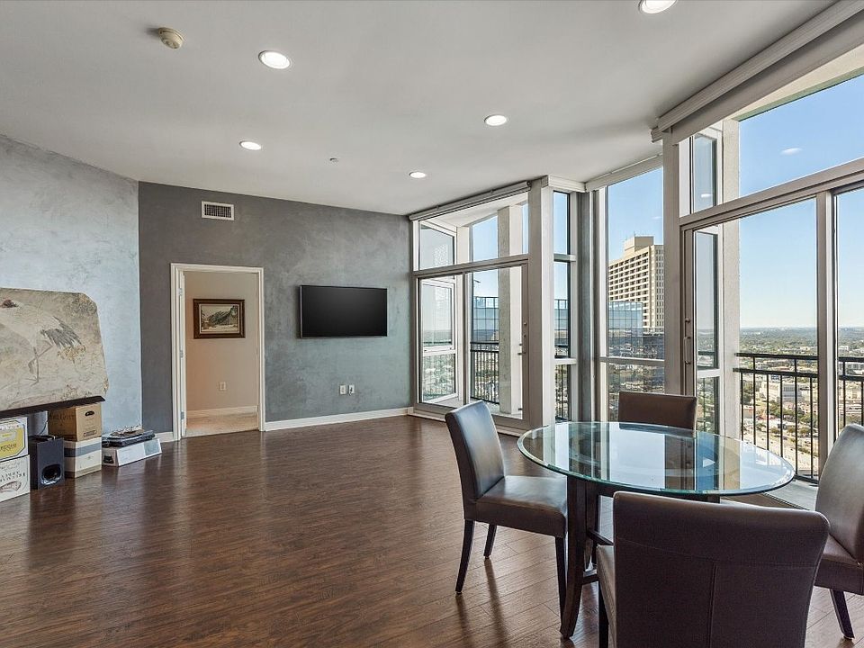 1st image of 500 Throckmorton St APT 3007