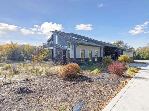 3190 S Lapeer Rd, Metamora, MI 48455