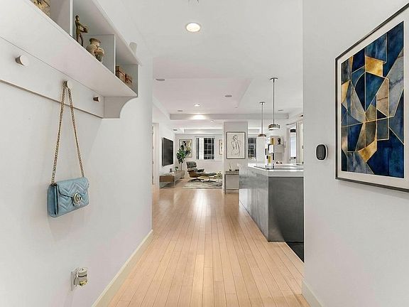 2nd image of 1505 Elm St APT 1003