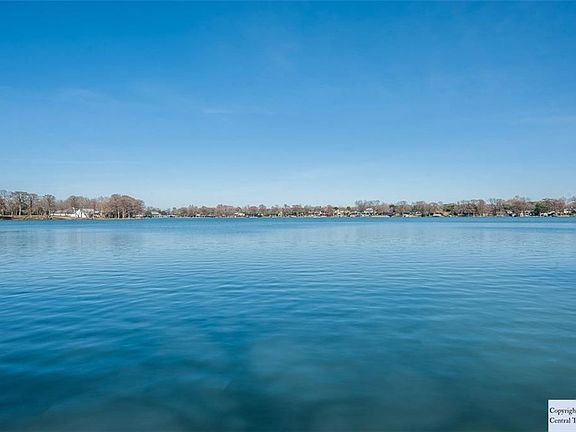 5th image of 308 Isle Of View Dr