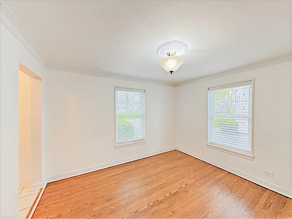3 bed, 1.5 bath, 1994 sqft, $1,725 — Photo 2