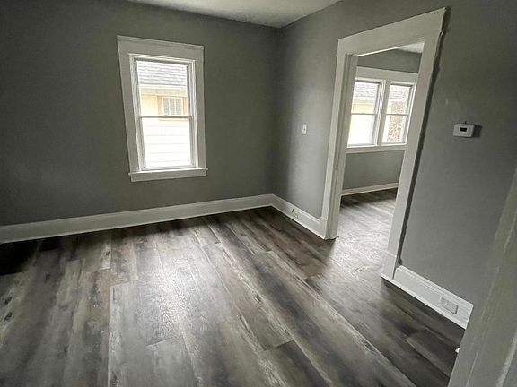 5th image of 10317 Prince Ave