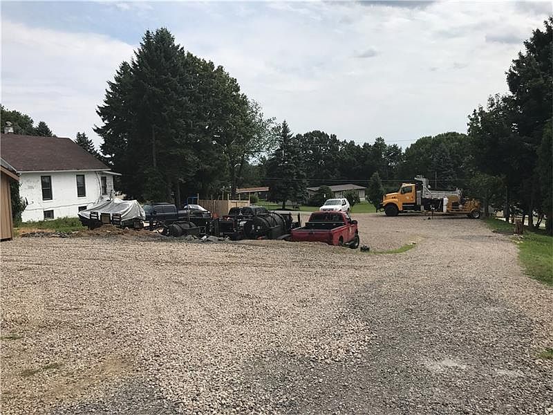 2nd image of 152 Elkin Ave