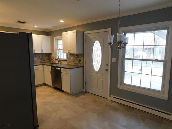 3rd image of 635A Huntington Dr #100A