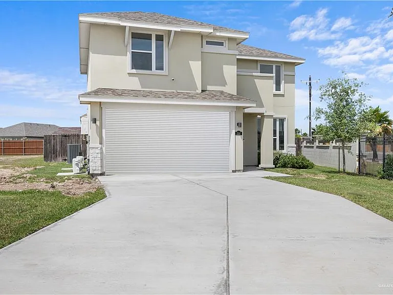 700 S Tecate Dr — Photo 2