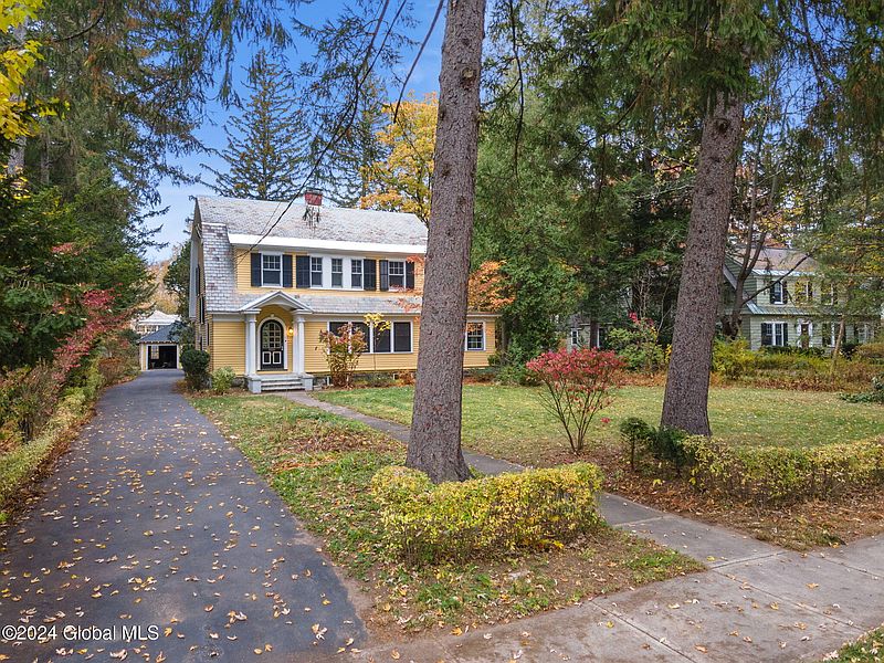 2nd image of 11 Sunnyside Road