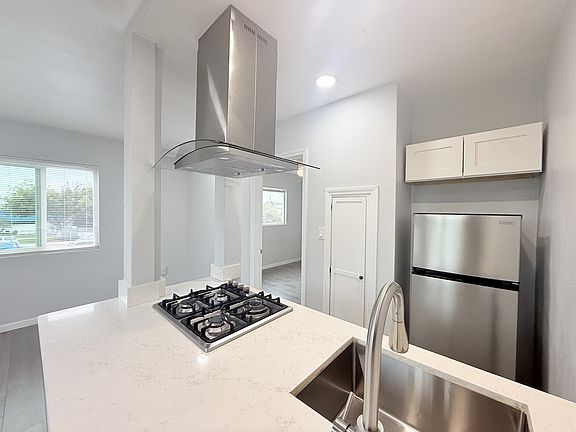 5th image of 1706 D Ave