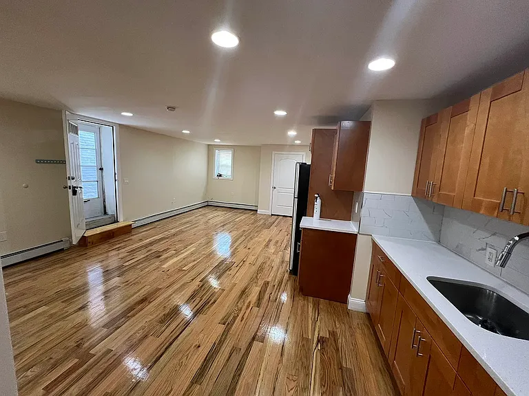 1713 Tenbroeck Ave #1 — Photo 7