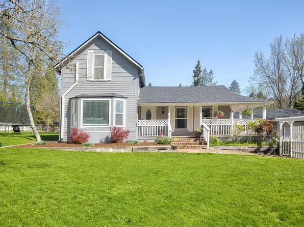 1268 NW B St, Grants Pass, OR 97526