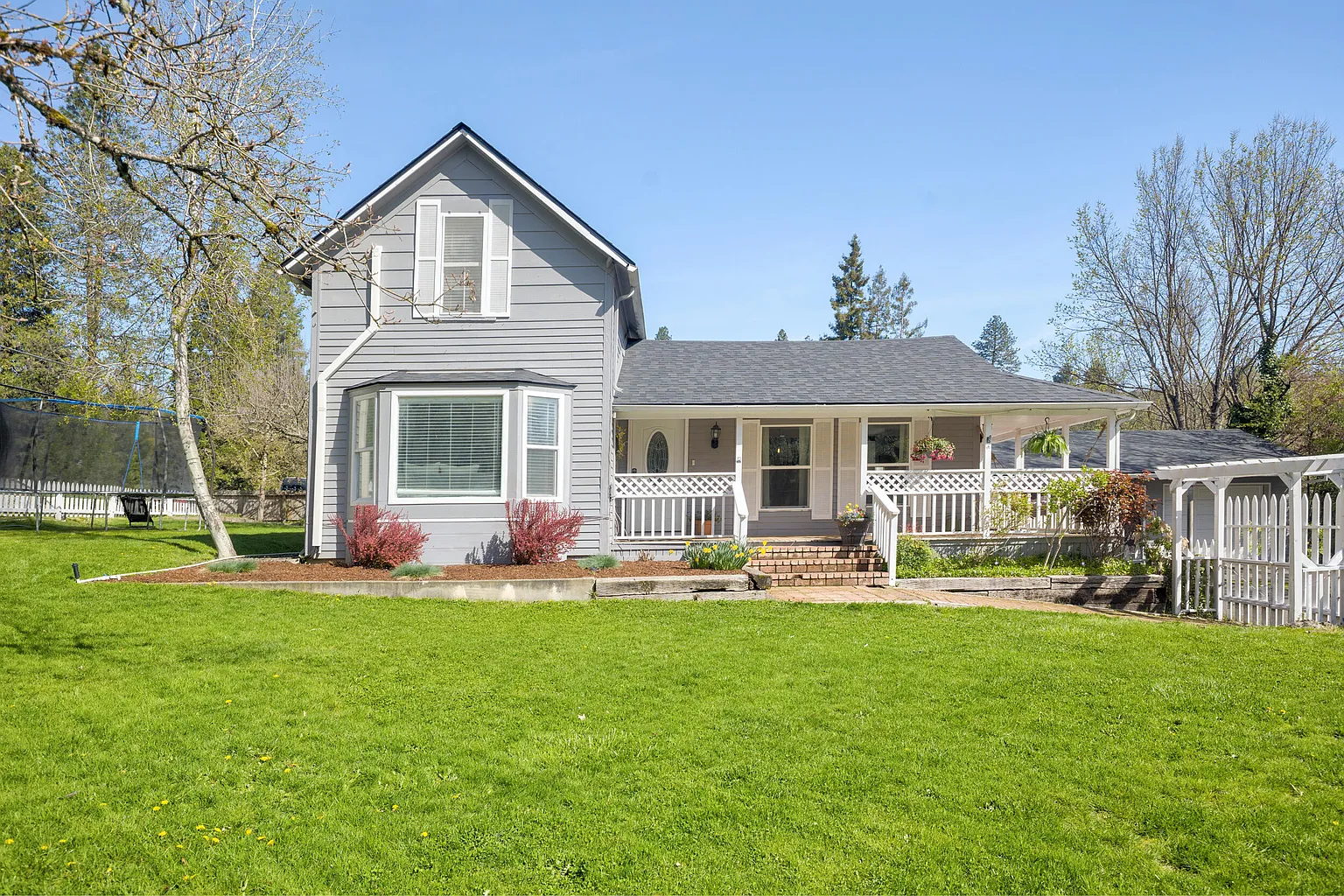1268 NW B St photo 1