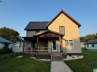 406 S 1st Ave, Anthon, IA 51004