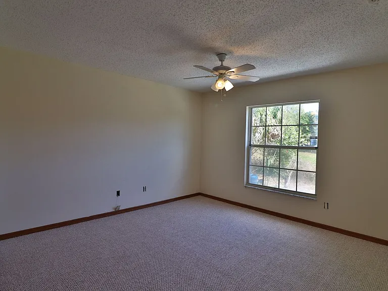 1088 Tivoli Dr — Photo 7