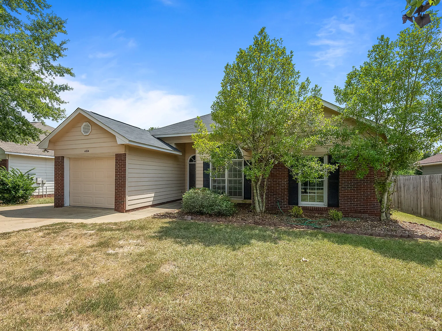 4 bed, 1771 sqft, $1,700 — Photo 2