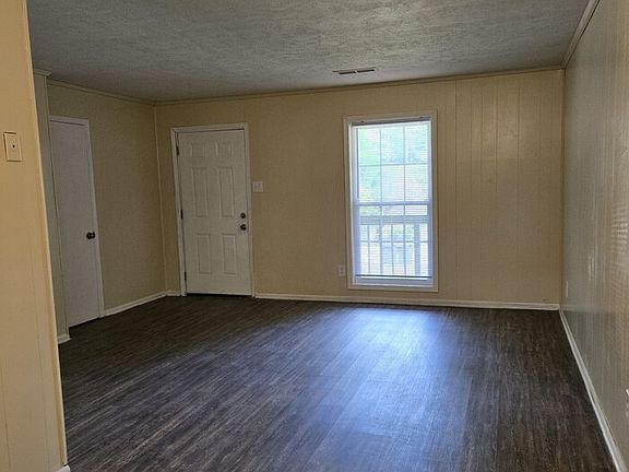 5th image of 6104 Oakwood Cir SW