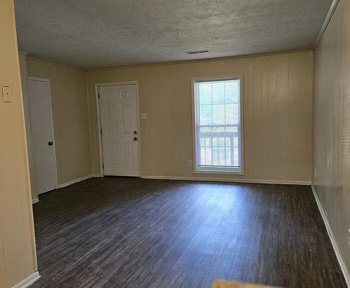 6104 Oakwood Cir SW — Photo 5