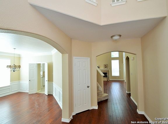 2nd image of 1648 Ebony Ln