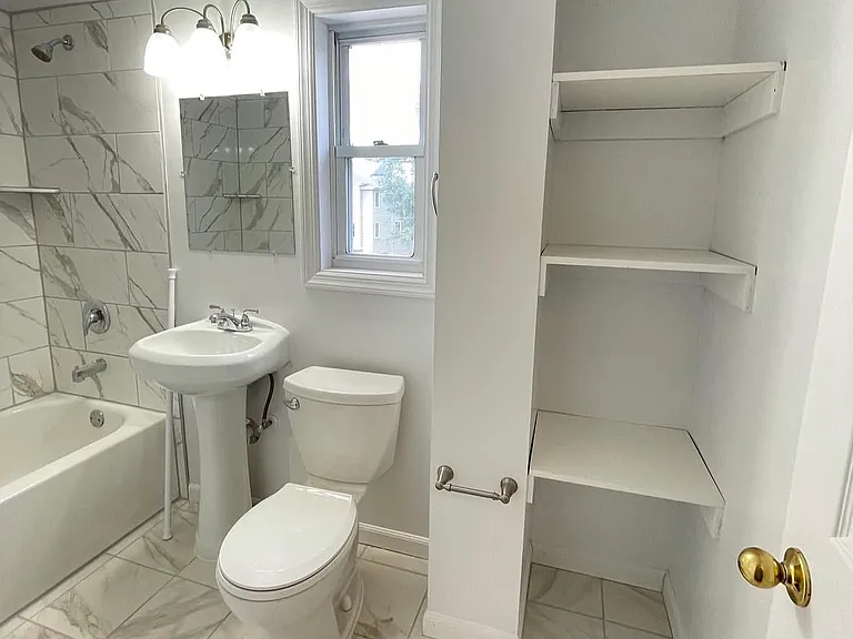440 Lawn Ave #5 — Photo 8