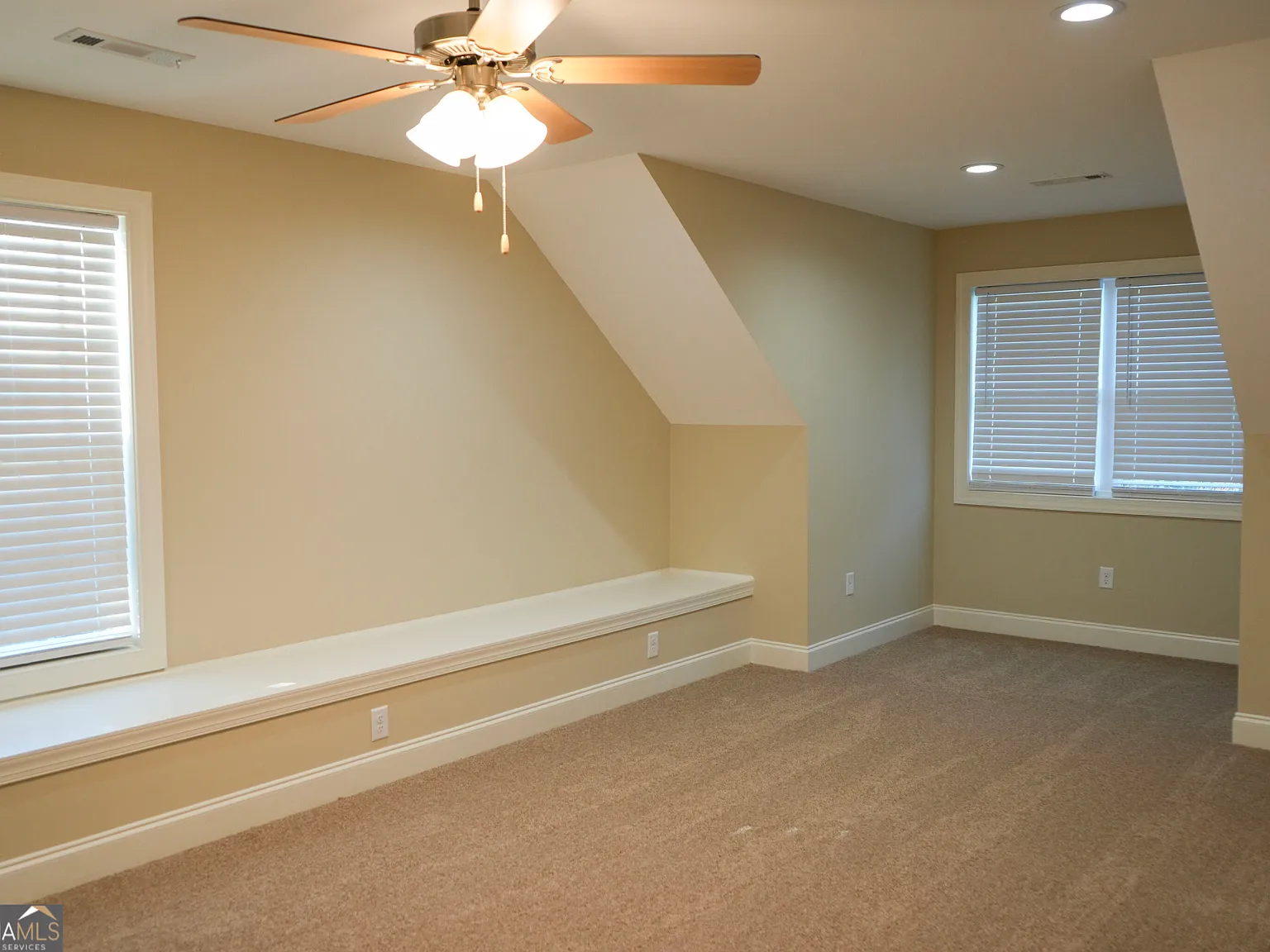 4 bed, 2.5 bath, 2182 sqft, $2,850 — Photo 4
