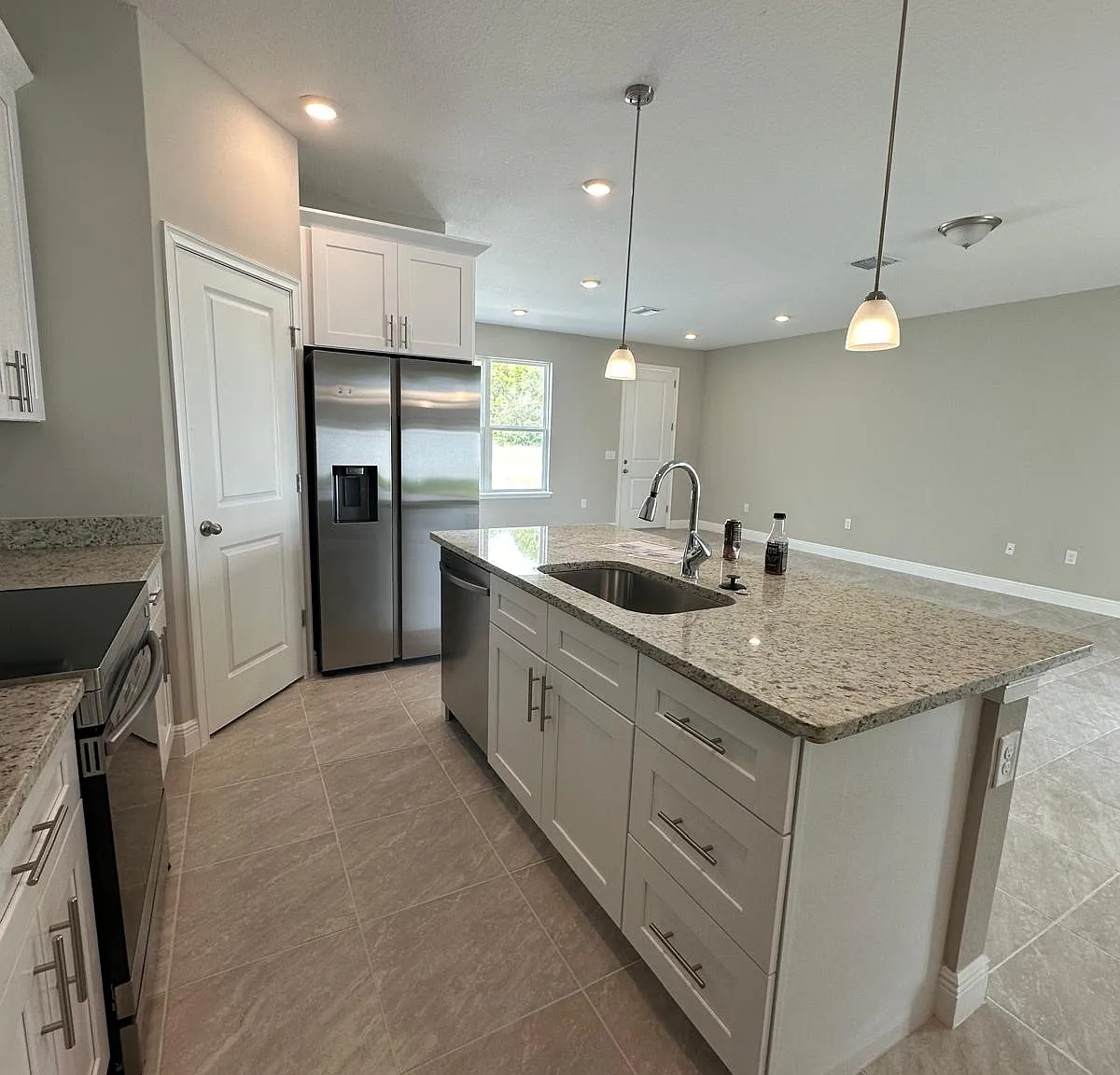 4 bed, 1660 sqft, $2,500 — Photo 2