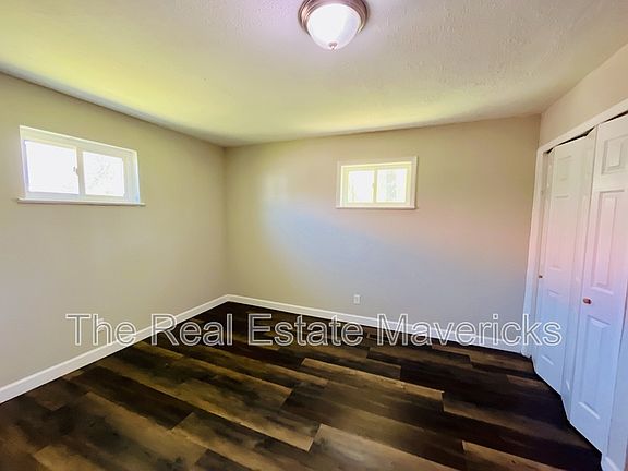 5th image of 289 Pine Ave Unit 5