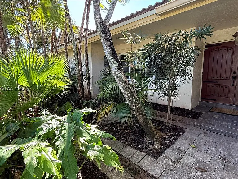 10134 Boca Woods Ln — Photo 11