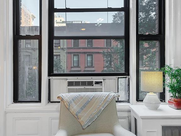 5th image of 140 W 69th St APT 36C