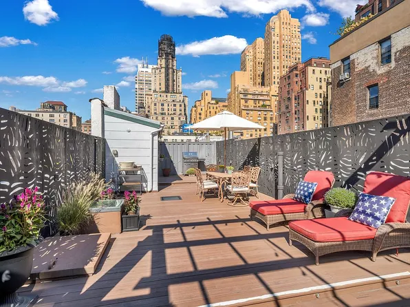 24 W 70th St Unit Penthouse 4, New York, NY 10023